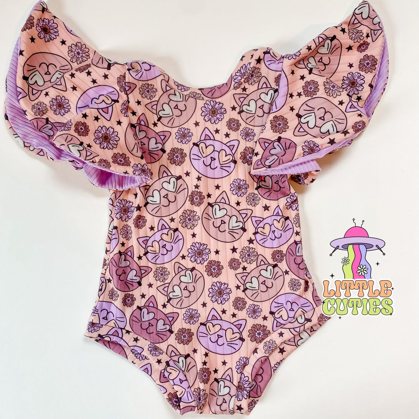 Groovy Cat - Leo w/ Circle Sleeves