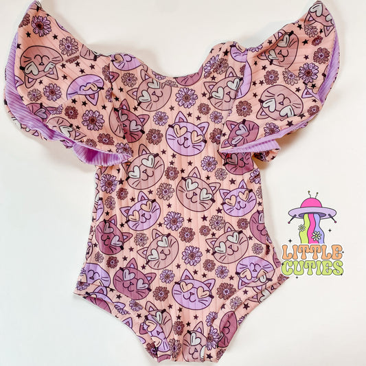 Groovy Cat - Leo w/ Circle Sleeves